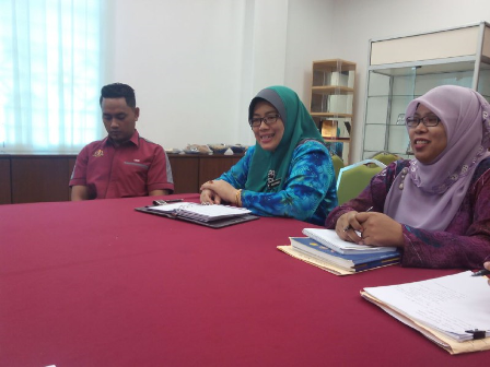 Lawatan Kerja Pegawai-Pegawai Mahkamah Persekutuan Putrajaya Bertujuan Melihat Pengurusan Rekod MSNM Lawatan Kerja Pegawai-Pegawai Mahkamah Persekutuan Putrajaya Bertujuan Melihat Pengurusan Rekod MSNM