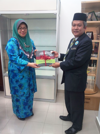 Lawatan Kerja Pegawai-Pegawai Mahkamah Persekutuan Putrajaya Bertujuan Melihat Pengurusan Rekod MSNM Lawatan Kerja Pegawai-Pegawai Mahkamah Persekutuan Putrajaya Bertujuan Melihat Pengurusan Rekod MSNM